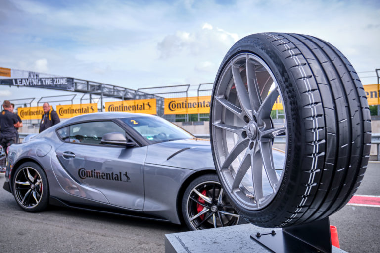 Continental SportContact 7: technologia, testy i główni konkurenci.