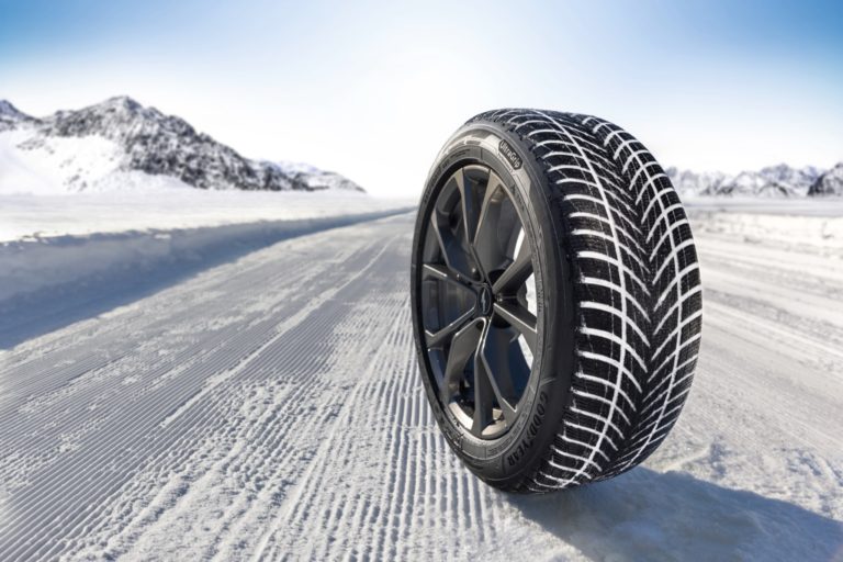 Autobild przetestował drogę hamowania 54 opon zimowych, a Bridgestone, Michelin, Goodyear i Kleber znalazły się wśród najlepszych.